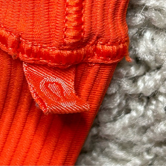 Lululemon Power Pivot Tank Top *Rib - Picture 4 of 4